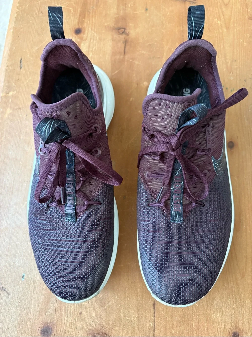 EUC, Women’s Nike Free TR 8 Print Burgundy Crush Training/Workout Shoe, Size 9.5